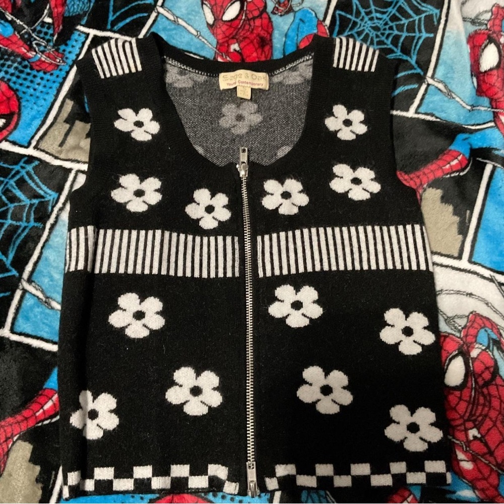 Black and White Floral Zip-Up Vest